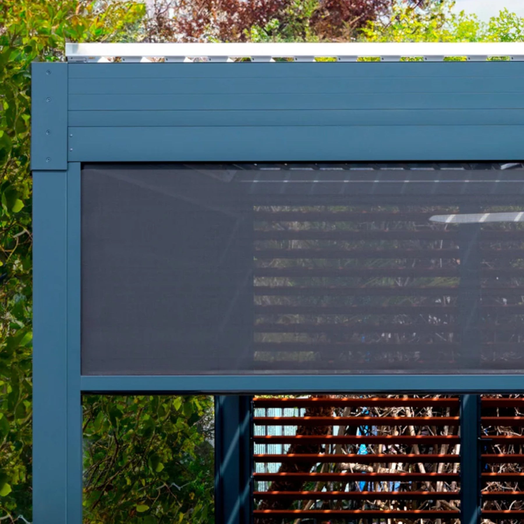 Cabana Golf Motorized Screens Outdoor Golf Simulator